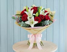 Букет цветов из:  Лилии и Розы в Майртупе