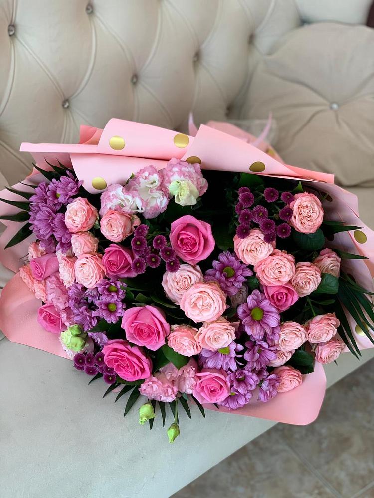 Букет цветов из: Хризантемы, Розы и Лизиантусы в Майртупе