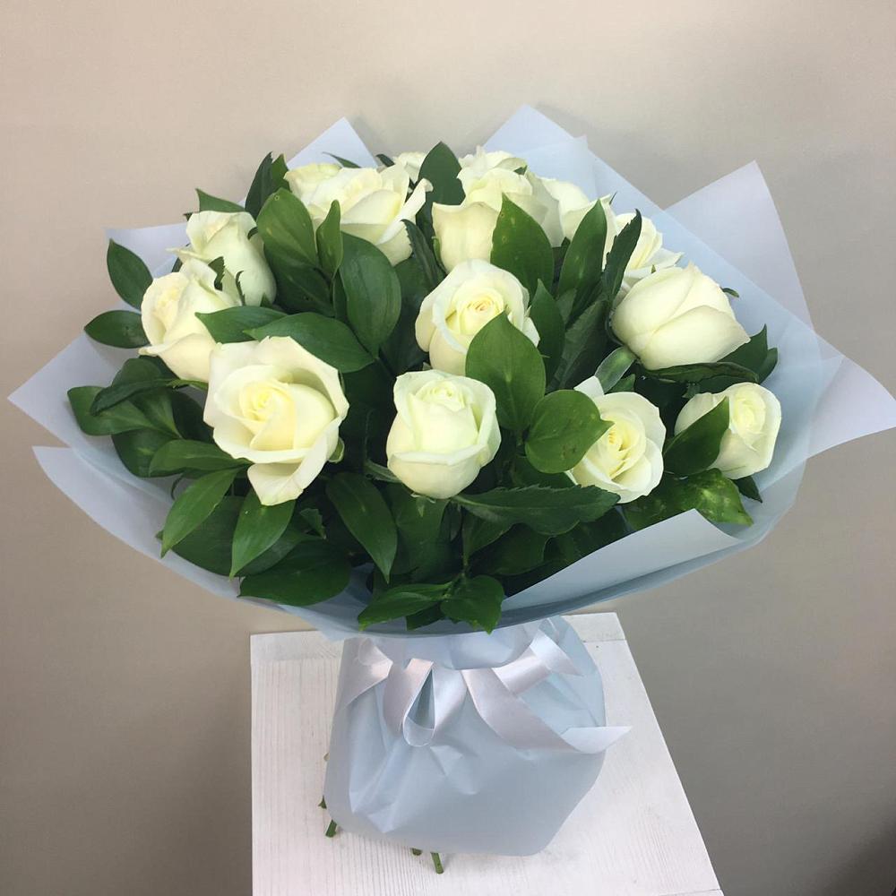 Букет 15 Белых роз Проуд в Майртупе