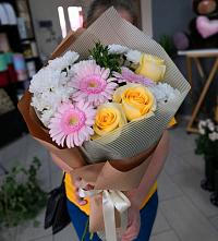 Букет цветов из:  Герберы, Розы и Хризантемы в Майртупе