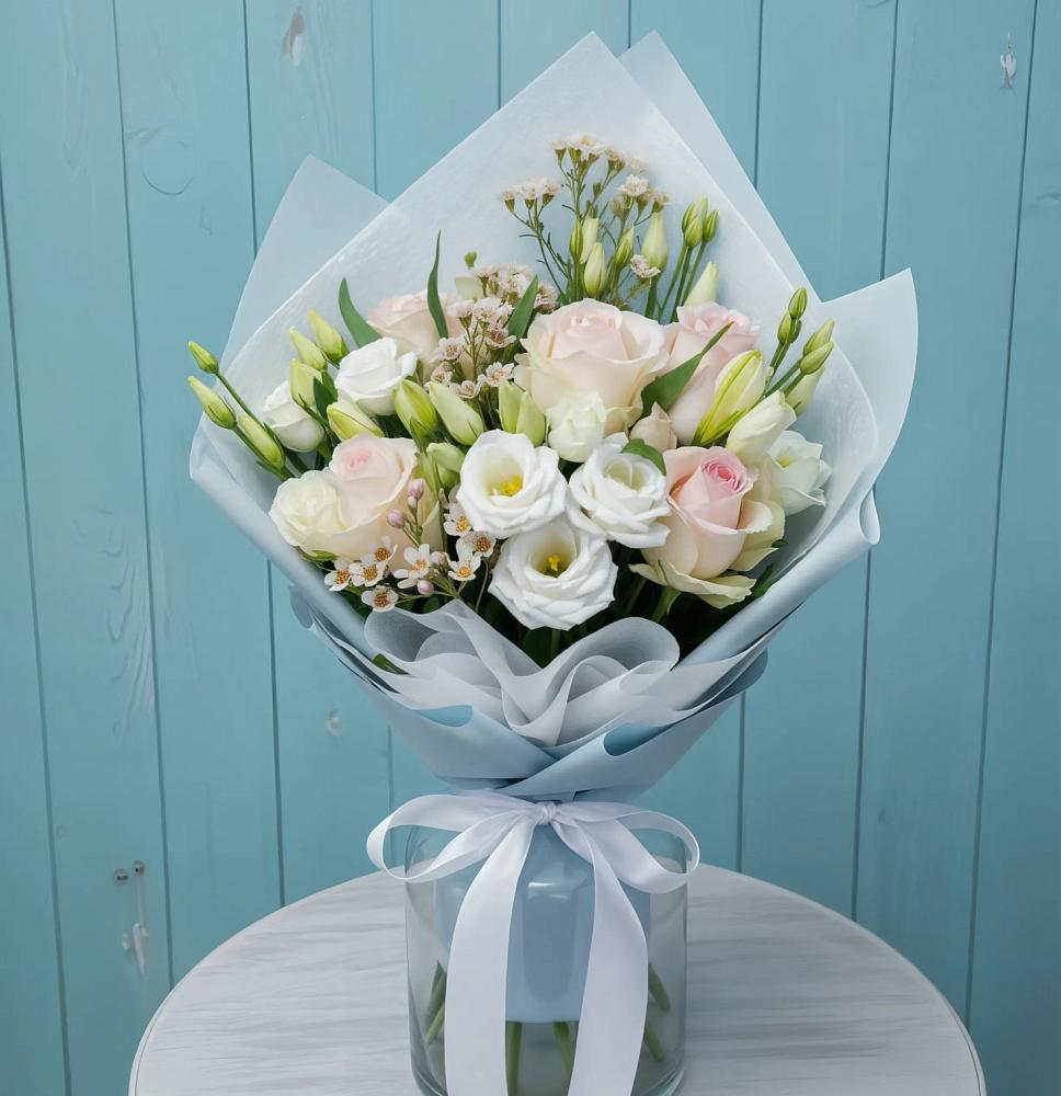 Букет цветов из: Розы и Лизиантусы в Майртупе