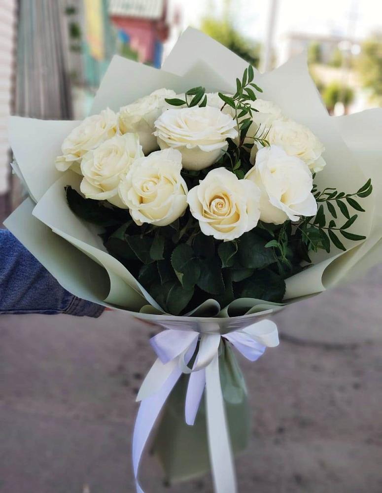 Букет Белые розы Проуд в Майртупе