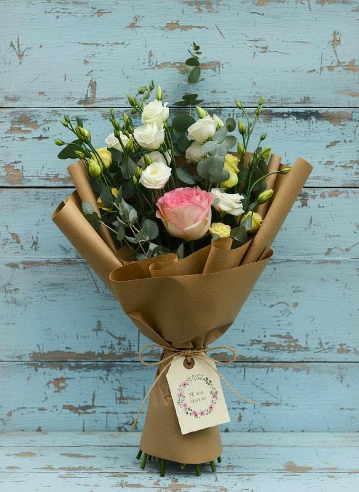 Букет цветов из: Розы и Лизиантусы в Майртупе