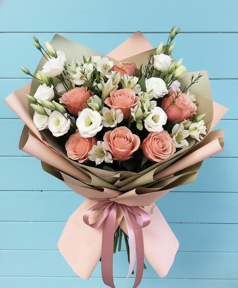 Букет цветов из: Розы, Альстромерии и Лизиантусы в Майртупе