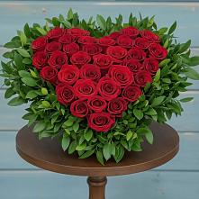 Цветочная композиция из Розы в виде сердца в Майртупе