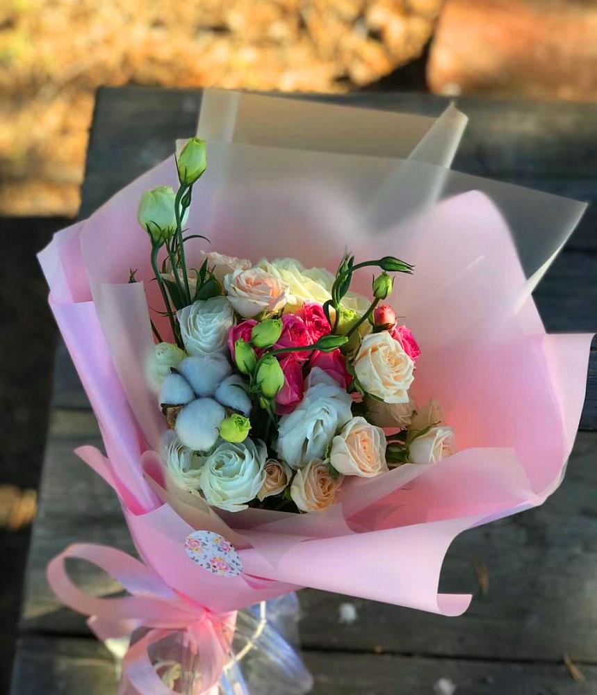 Букет цветов из: Розы и Лизиантусы в Майртупе