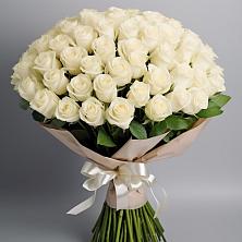 Букет 101 беля роза Белоснежка в Майртупе