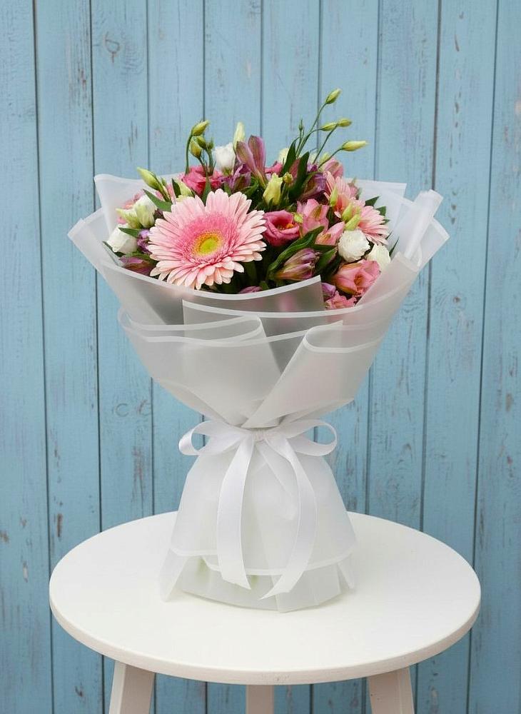 Букет цветов из: Герберы, Альстромерии и Лизиантусы в Майртупе