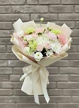Букет цветов из:  Гвоздики, Розы, Лизиантусы и Хризантемы в Майртупе