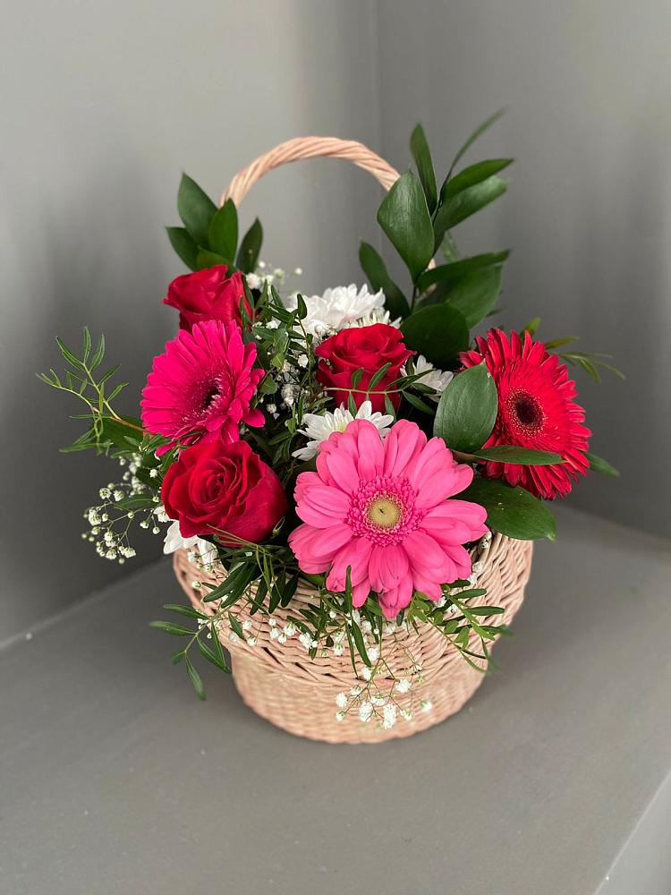 Цветочная композиция из Розы, Хризантемы и Герберы в корзине в Майртупе
