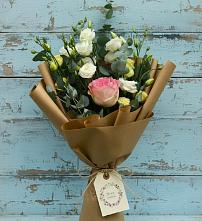 Букет цветов из:  Розы и Лизиантусы в Майртупе