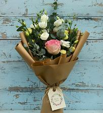 Букет цветов из:  Розы и Лизиантусы в Майртупе