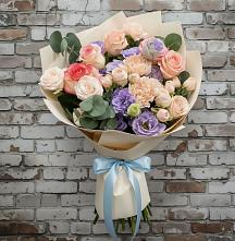 Букет цветов из:  Розы, Лизиантусы и Гвоздики в Майртупе